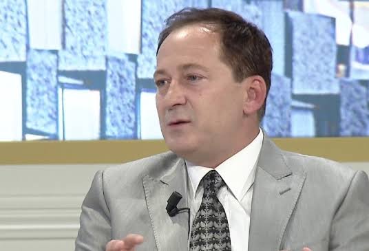 Arjan Konomi: Gjobat pa sinjalistikë po dëmtojnë turizmin dhe banorët